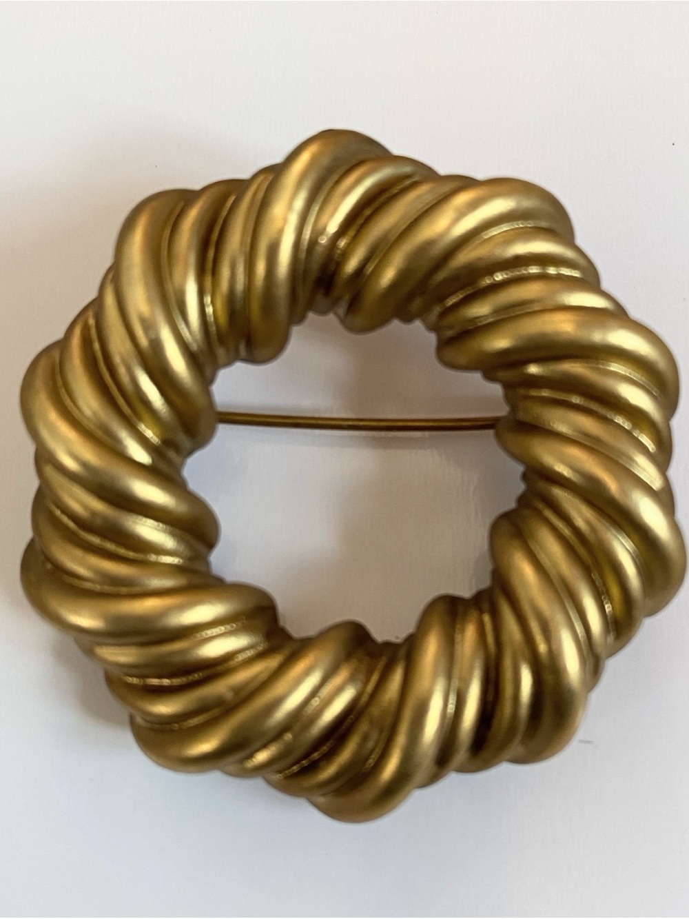 Zara women goldtone textured wreath brooch
